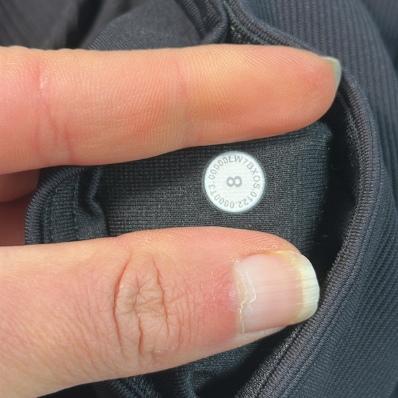 Lululemon Ribbed High-Rise Yoga Short 8" Black - Picture 5 of 6